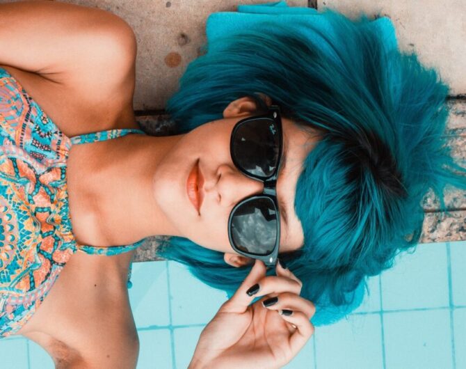 sunglasses woman pool girl lying 2705642